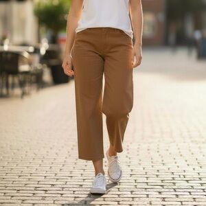 Nicole Miller Tan Cropped Pants